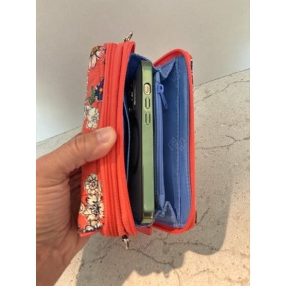 Vera Bradley Coral Floral Wallet Zip Around Closure iPhone Holder Never Used - Picture 4 of 16